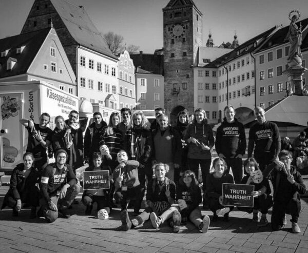 Lunch after Cube of Truth & weiter zur SaveYourInternet-Demo MUC